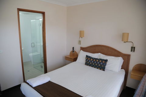 Sapphire Waters Motor Inn - Sydney 4u 29