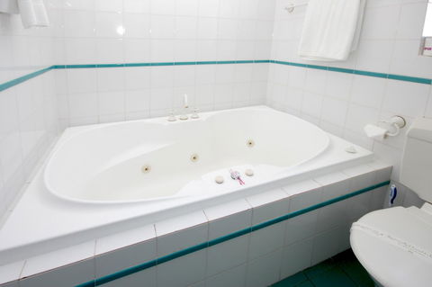 Sapphire Waters Motor Inn - Sydney 4u 25