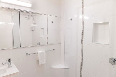 Sapphire Waters Motor Inn - Sydney 4u 3