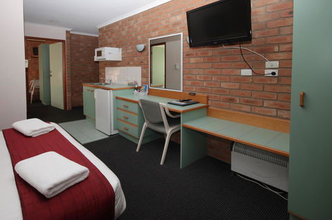 Sapphire Waters Motor Inn - Sydney 4u 23
