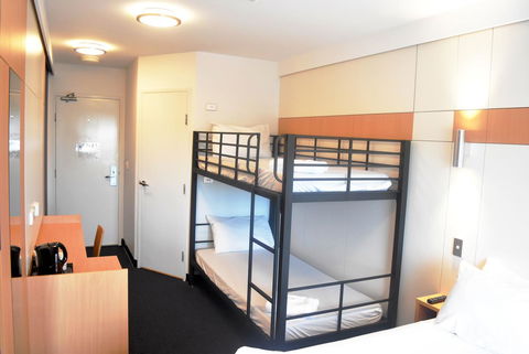 Ibis Budget - Gosford - Sydney 4u 5