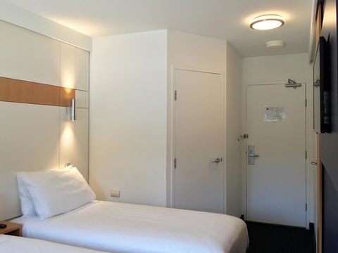 Ibis Budget - Gosford - Sydney 4u 18