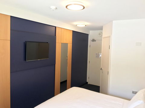 Ibis Budget - Gosford - Sydney 4u 16
