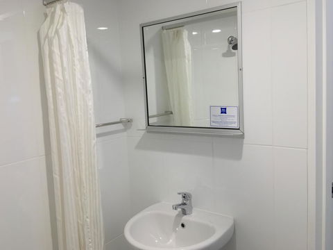 Ibis Budget - Gosford - Sydney 4u 4