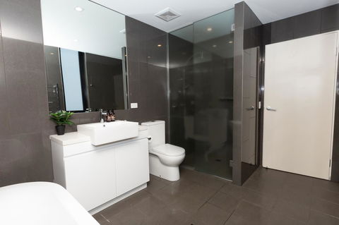 Brand New Executive Apartment - Sydney 4u 11