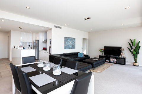 Brand New Executive Apartment - Sydney 4u 0