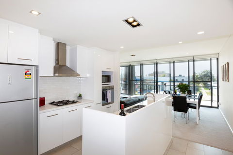 Brand New Executive Apartment - Sydney 4u 5