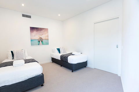 Brand New Executive Apartment - Sydney 4u 15