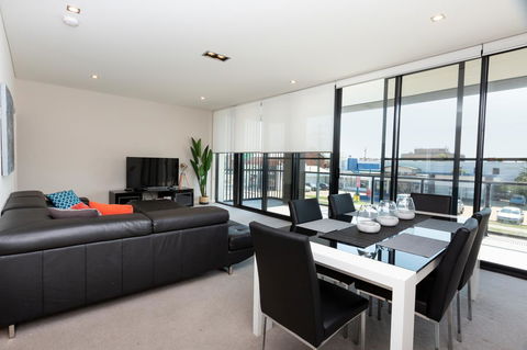 Brand New Executive Apartment - Sydney 4u 3