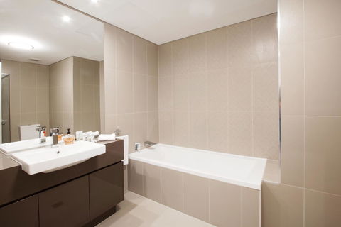 The Junction Palais - Modern And Spacious 2BR Bondi Junction Apartment Close To Everything - Sydney 4u 3