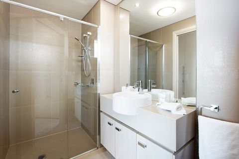 The Junction Palais - Modern And Spacious 2BR Bondi Junction Apartment Close To Everything - Sydney 4u 2