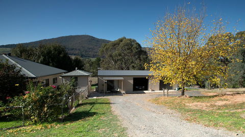 Pound Creek Gallery - Sydney 4u 9