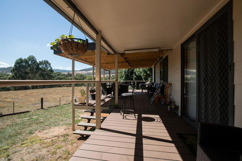 Pound Creek Gallery - Sydney 4u 23