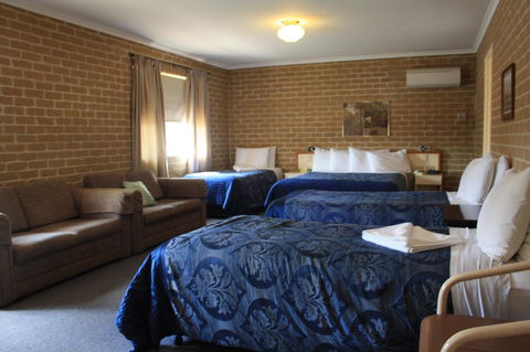 Grand Manor Motor Inn - Sydney 4u 1