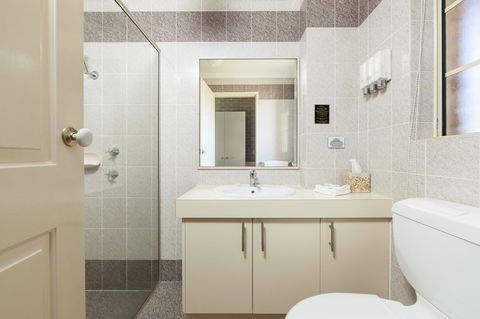 Grand Manor Motor Inn - Sydney 4u 9