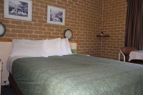 Grand Manor Motor Inn - Sydney 4u 5
