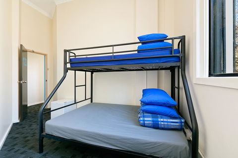 Ady's Place Backpackers, Sydney - Sydney 4u 5