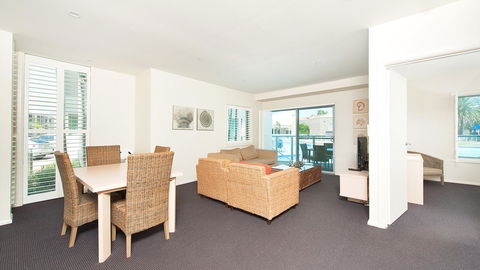 Pacific Blue, Salamander Bay - Sydney 4u 35