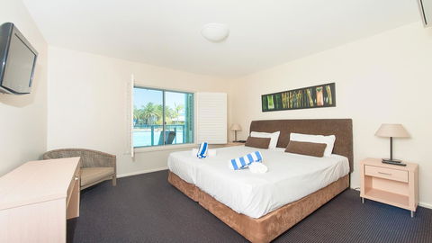 Pacific Blue, Salamander Bay - Sydney 4u 32