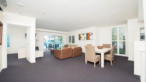 Pacific Blue, Salamander Bay - Sydney 4u 1