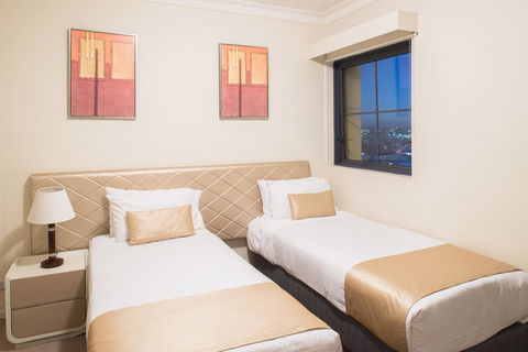 Seasons Harbour Plaza - Sydney 4u 5