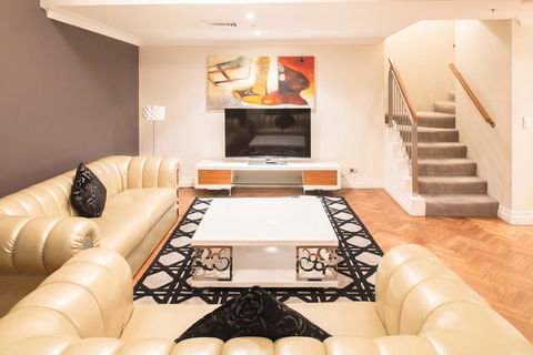 Seasons Harbour Plaza - Sydney 4u 4
