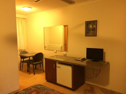 Cooma Motor Lodge Motel - Sydney 4u 24