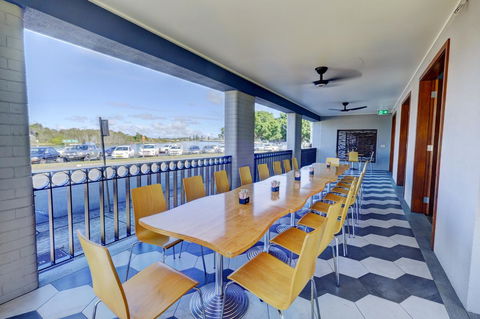 Lakes And Ocean Hotel Forster - Accommodation Sydney 7