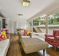 Summery spacious 4 bed home in Kurraba Point - Sydney 4u