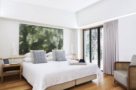 Elements Of Byron - Sydney 4u 5