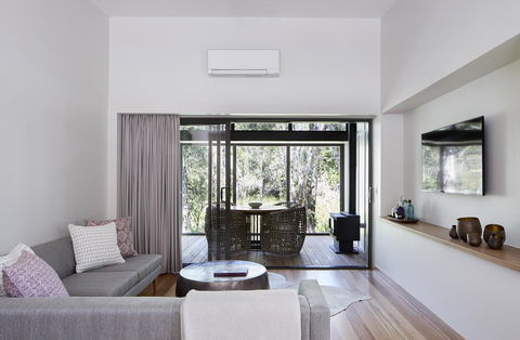 Elements Of Byron - Sydney 4u 4