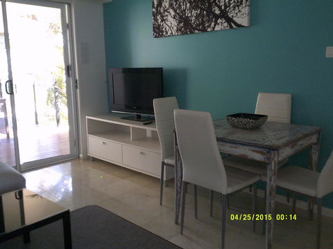 Pelican H2O One & Two Bedroom Apartments - Sydney 4u 24