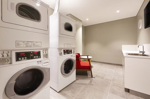 Holiday Inn Express Newcastle, An IHG Hotel - Sydney 4u 8