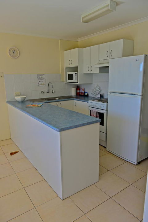 Beach House Holiday Apartments - Sydney 4u 12