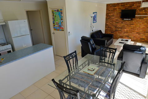 Beach House Holiday Apartments - Sydney 4u 10