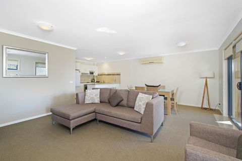 South Pacific Apartments - Sydney 4u 9