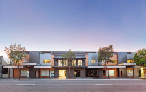 Crown On Darby Newcastle - Sydney 4u 23