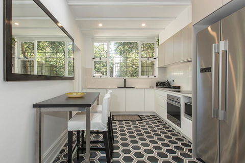 Elegant Family Home Close To Harbour And Views - Sydney 4u 5