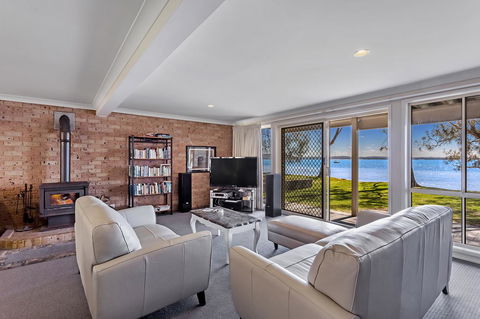 Foreshore Drive, 123, Sandranch - Sydney 4u 1