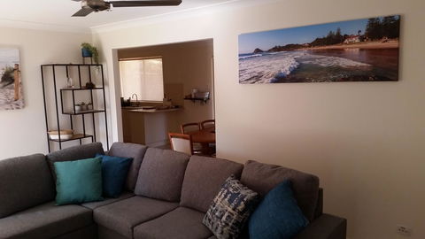 Twin Palms Holiday House At Lighthouse - Accommodation Sydney 9