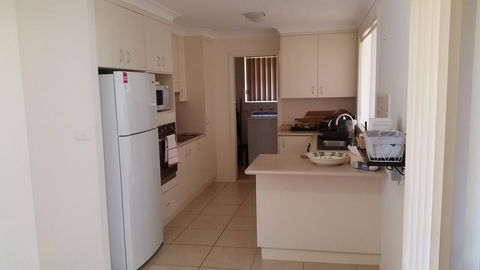Twin Palms Holiday House At Lighthouse - Accommodation Sydney 6