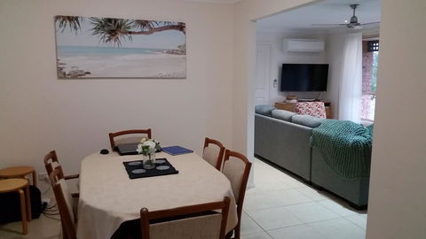 Twin Palms Holiday House At Lighthouse - Accommodation Sydney 2