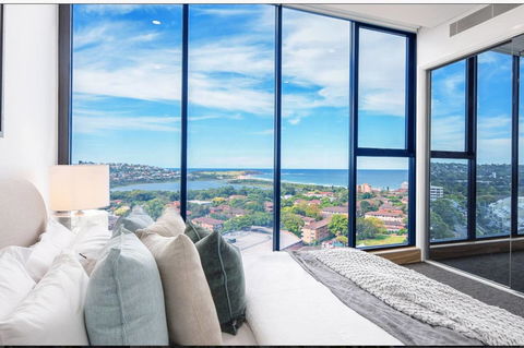 The Lighthouse - Sydney 4u 0