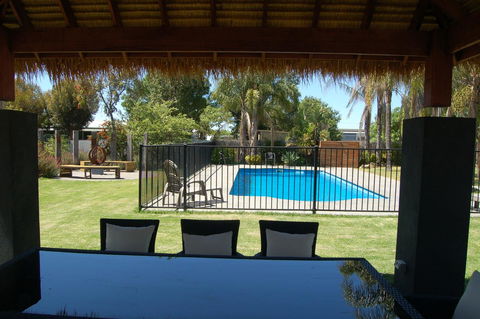 Federation Motel Resort - Corowa - Sydney 4u 1