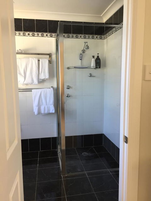 Bundanoon Lodge - Sydney 4u 11