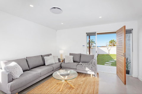 Modern Guest House - Accommodation Sydney 1