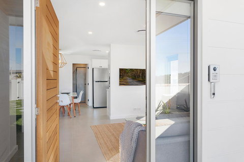 Modern Guest House - Accommodation Sydney 6