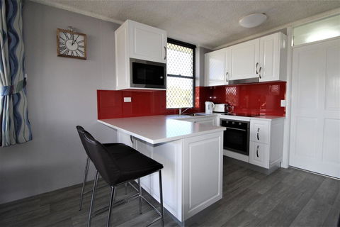 Beachfront 3, 25 Willow Street - Sydney 4u 5