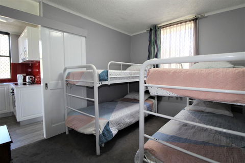 Beachfront 3, 25 Willow Street - Sydney 4u 10