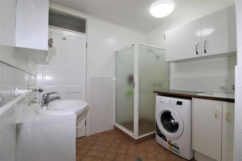 Beachfront 3, 25 Willow Street - Sydney 4u 11